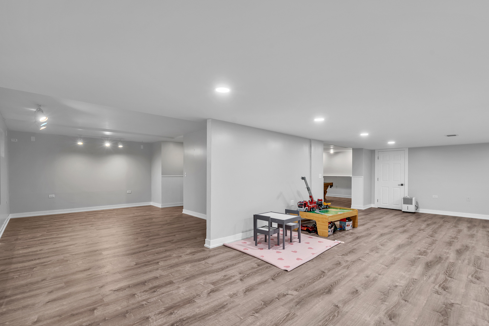 9S151 Skylane Drive, Naperville, IL 60564