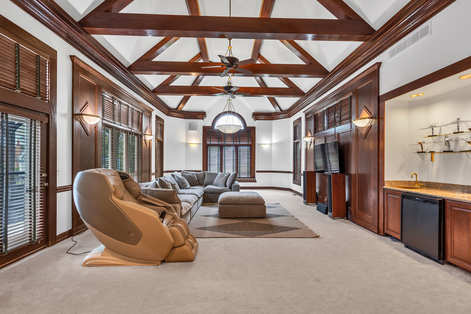 9S151 Skylane Drive, Naperville, IL 60564