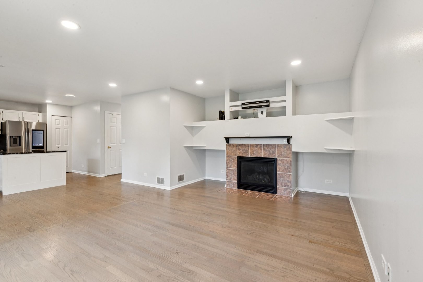 349 E Springwood Court, Round Lake Beach, IL 60073