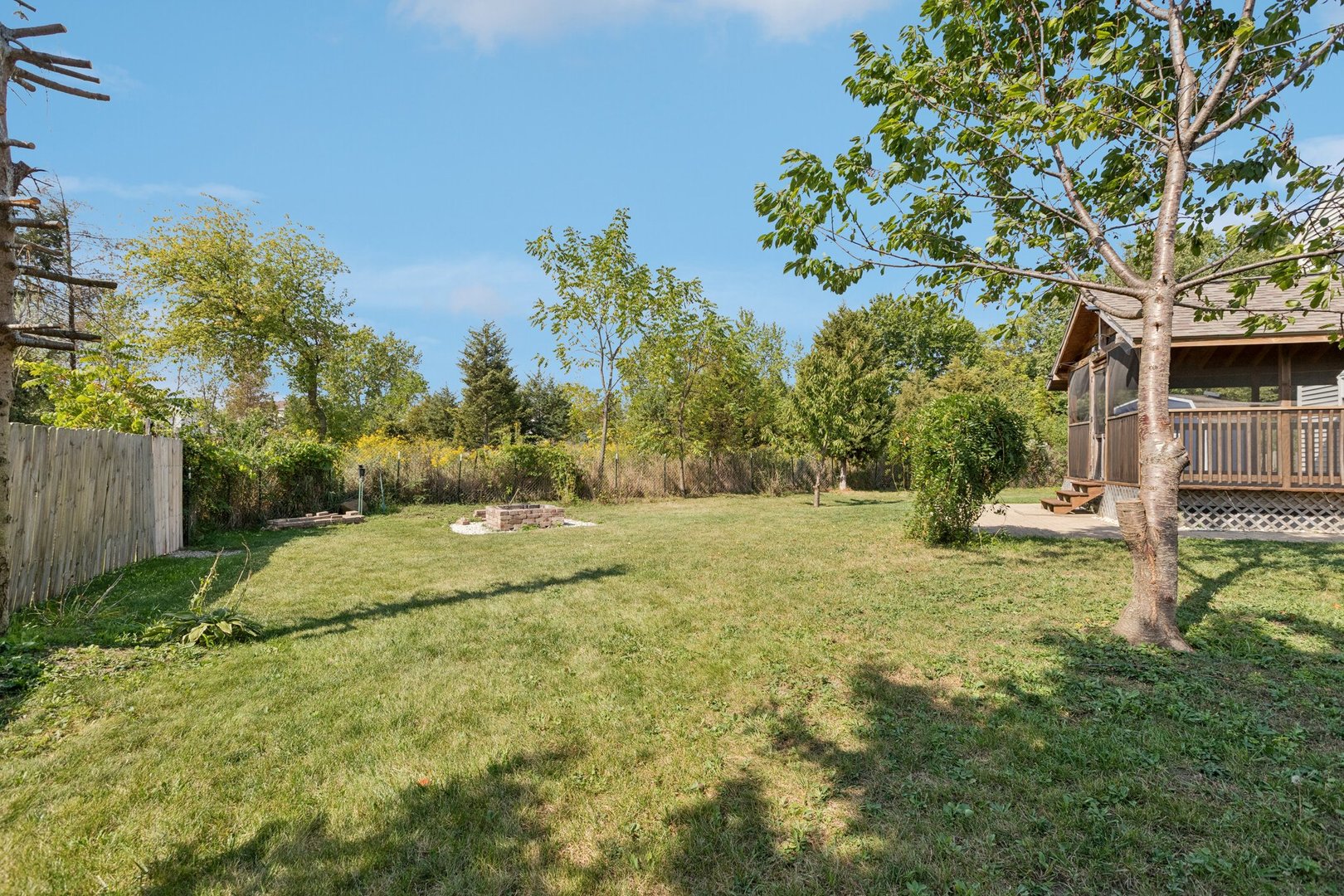 349 E Springwood Court, Round Lake Beach, IL 60073