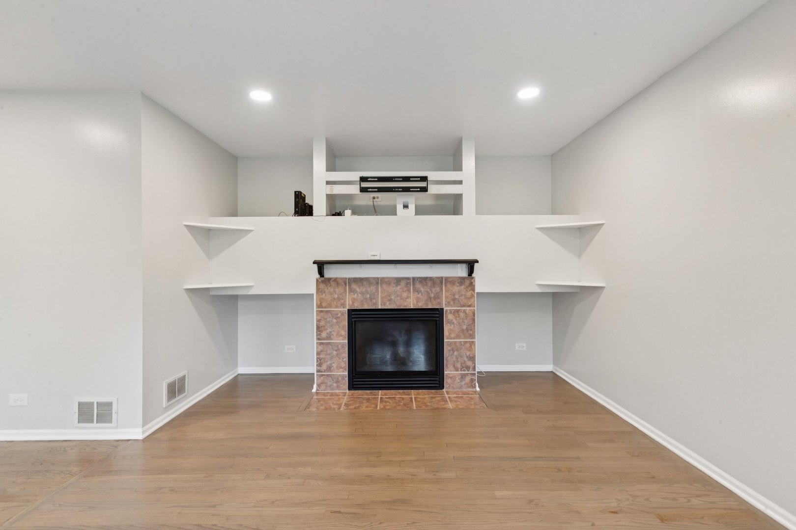 349 E Springwood Court, Round Lake Beach, IL 60073