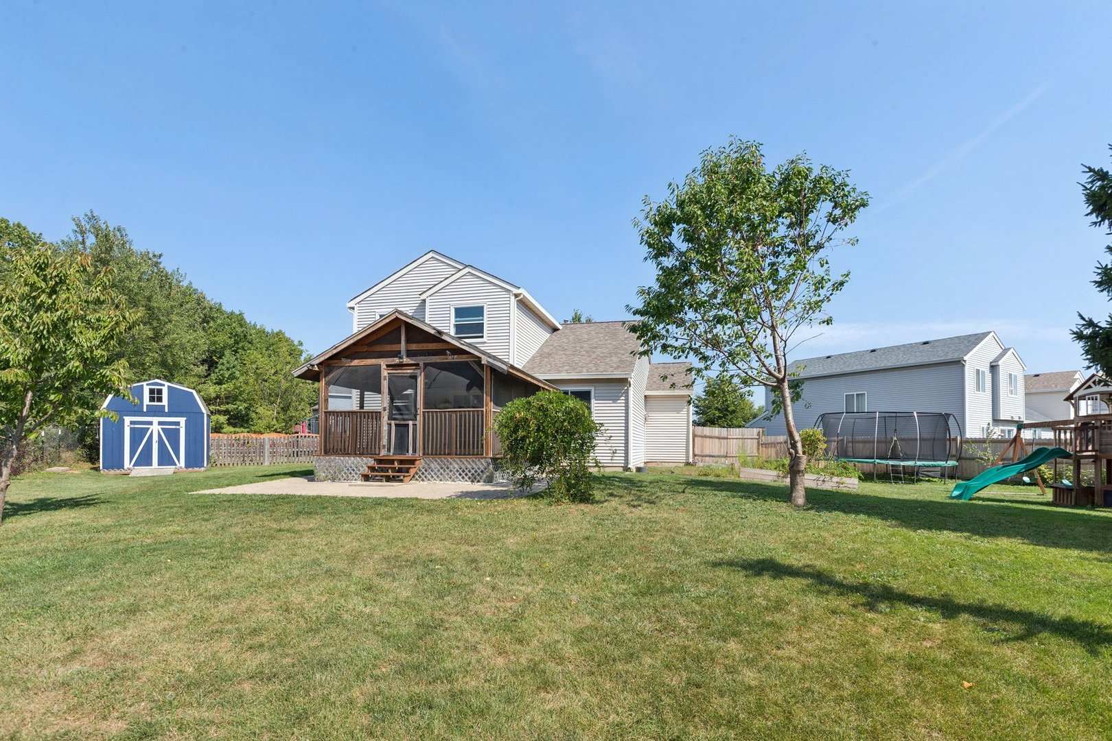 349 E Springwood Court, Round Lake Beach, IL 60073
