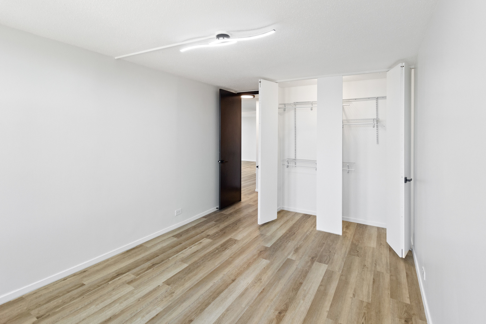 6700 S South Shore Drive #8A, Chicago, IL 60649