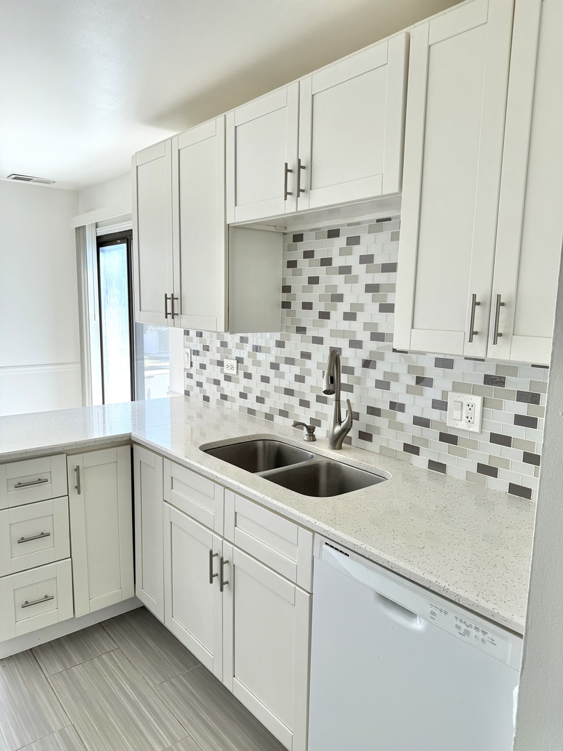 327 WILDBERRY Court #D2, Schaumburg, IL 60193
