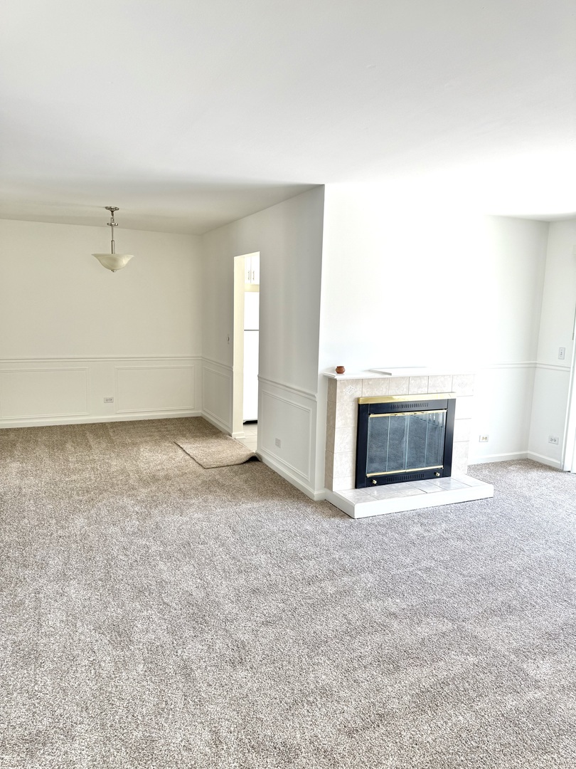 327 WILDBERRY Court #D2, Schaumburg, IL 60193