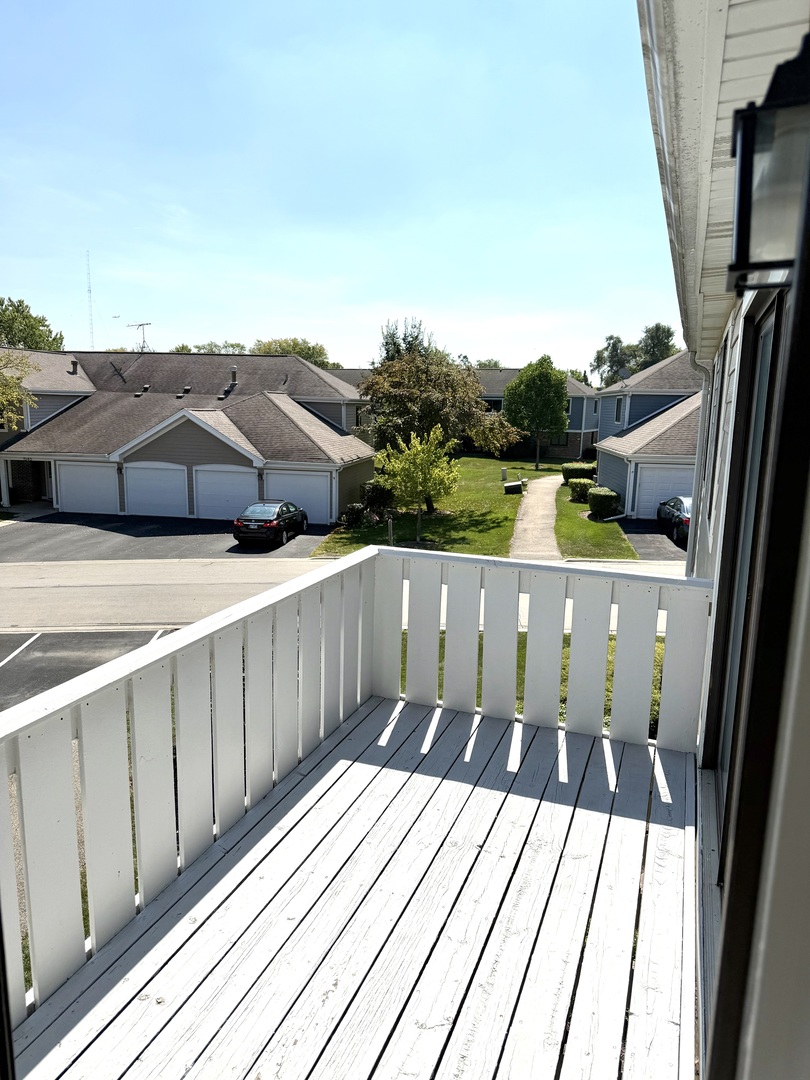 327 WILDBERRY Court #D2, Schaumburg, IL 60193