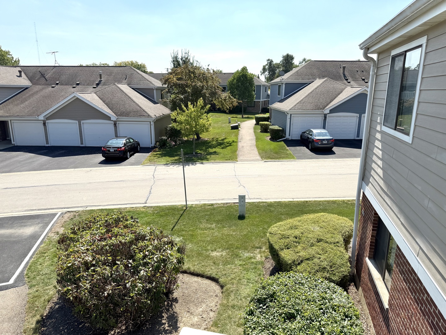 327 WILDBERRY Court #D2, Schaumburg, IL 60193