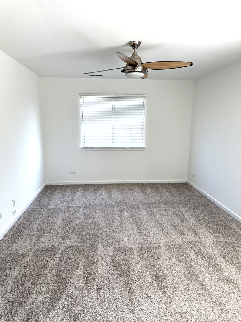 327 WILDBERRY Court #D2, Schaumburg, IL 60193