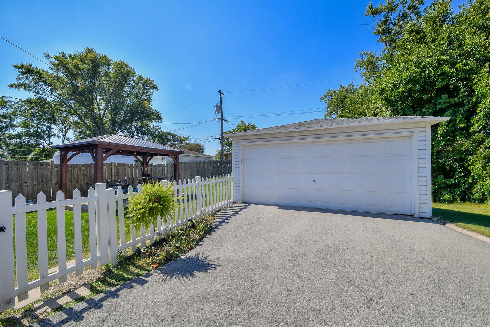252 N Lombard Avenue, Lombard, IL 60148