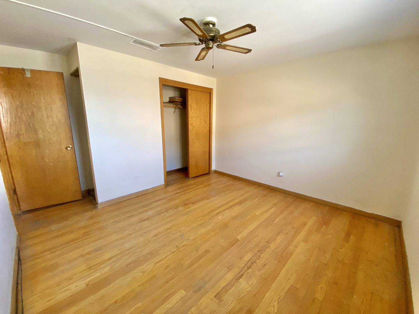 6419 S Oak Park Avenue #E-16, Chicago, IL 60638