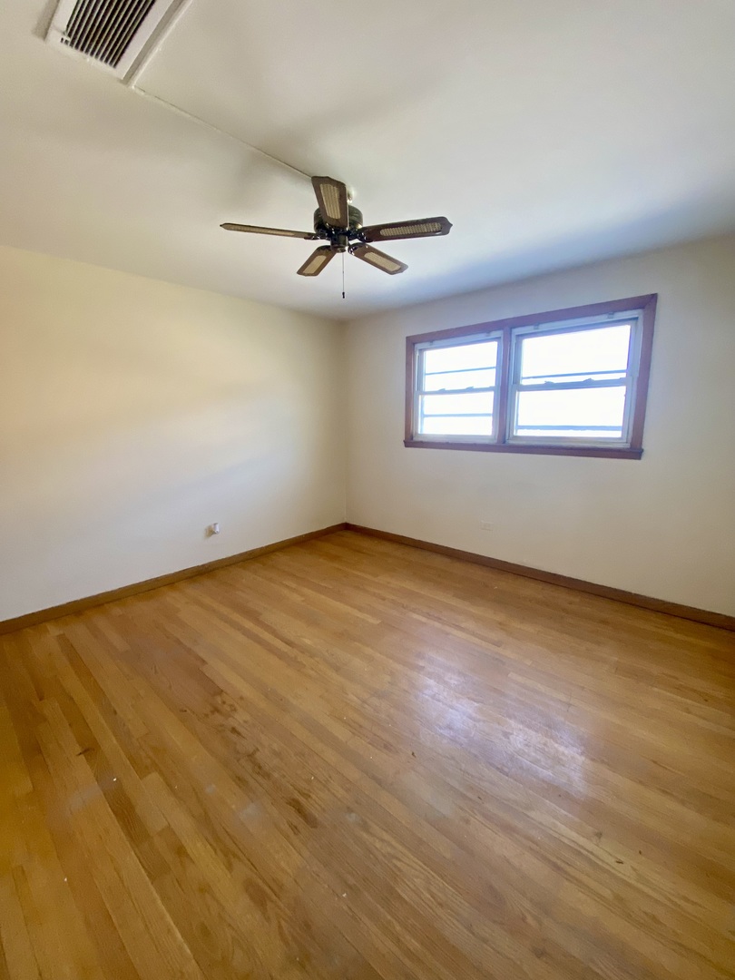 6419 S Oak Park Avenue #E-16, Chicago, IL 60638