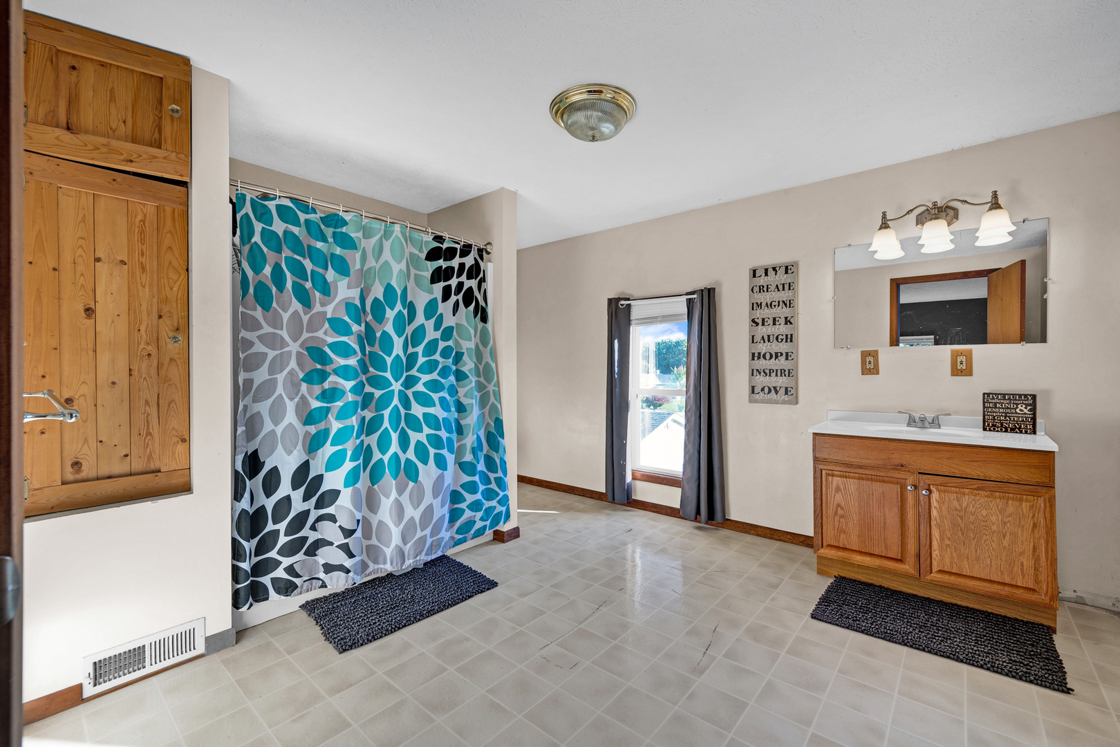 612 E North Street, Leroy, IL 61752