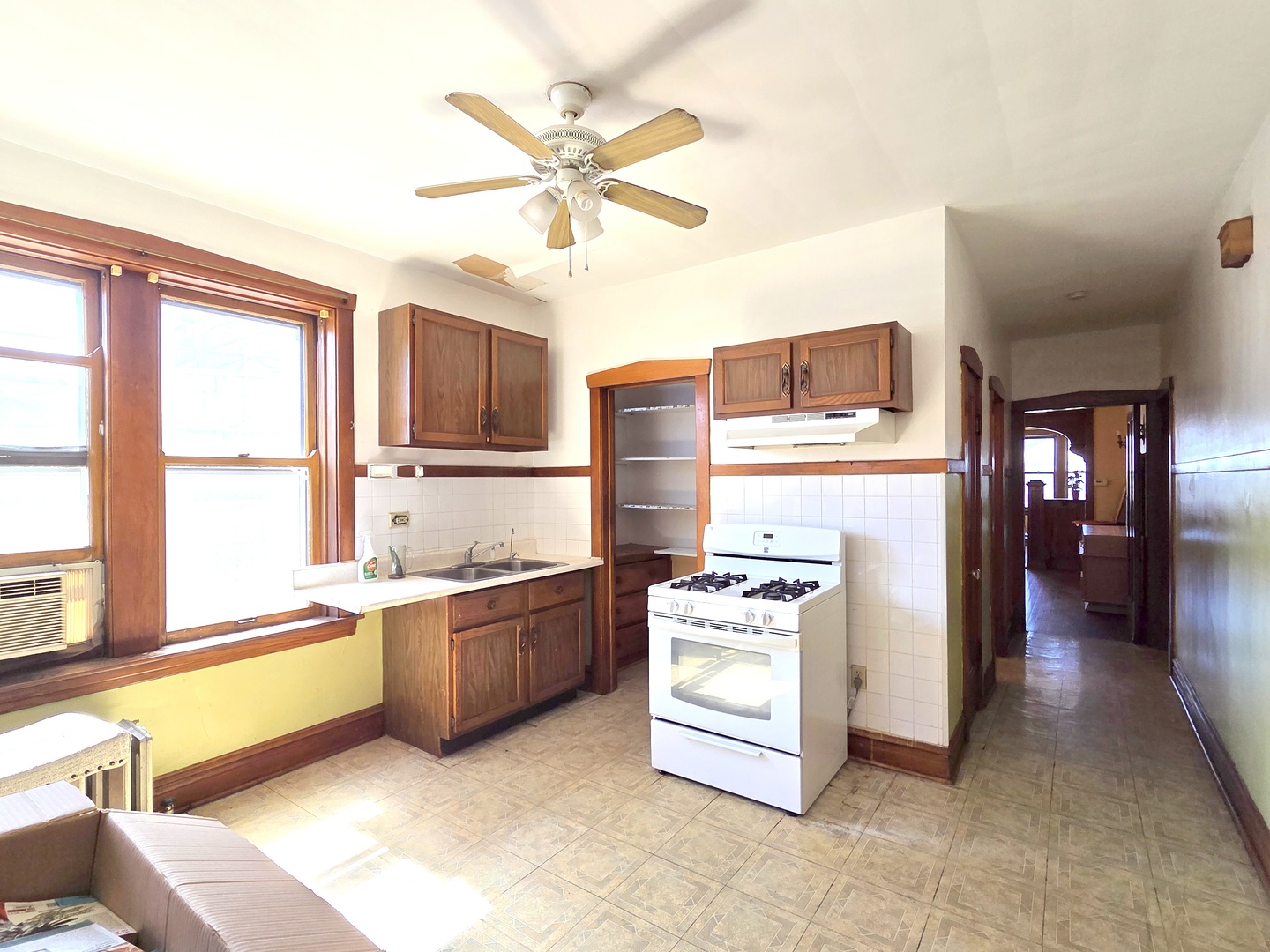 1911 S 50th Avenue, Cicero, IL 60804