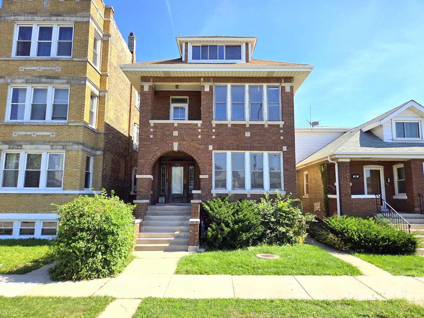 1911 S 50th Avenue, Cicero, IL 60804