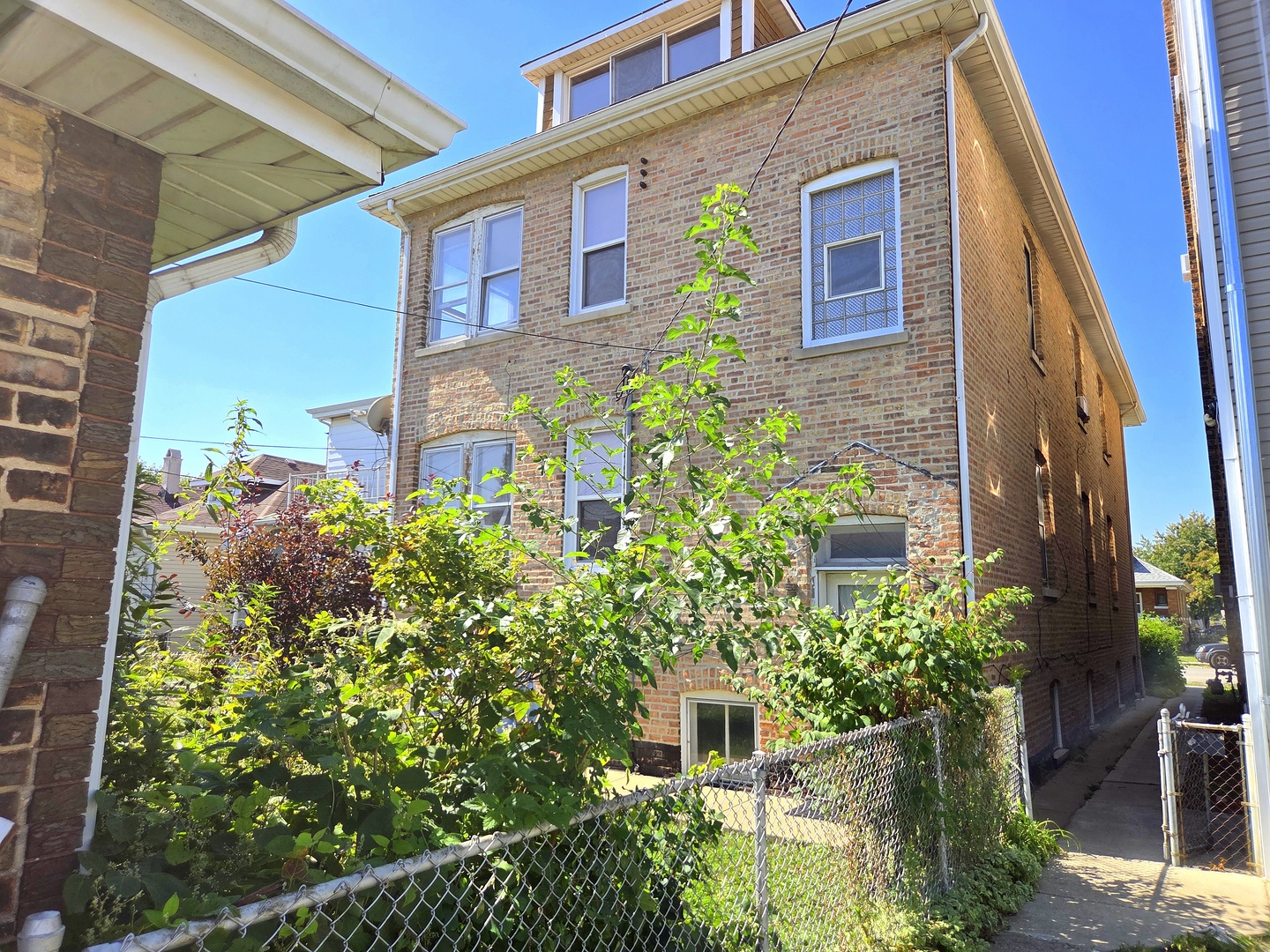 1911 S 50th Avenue, Cicero, IL 60804