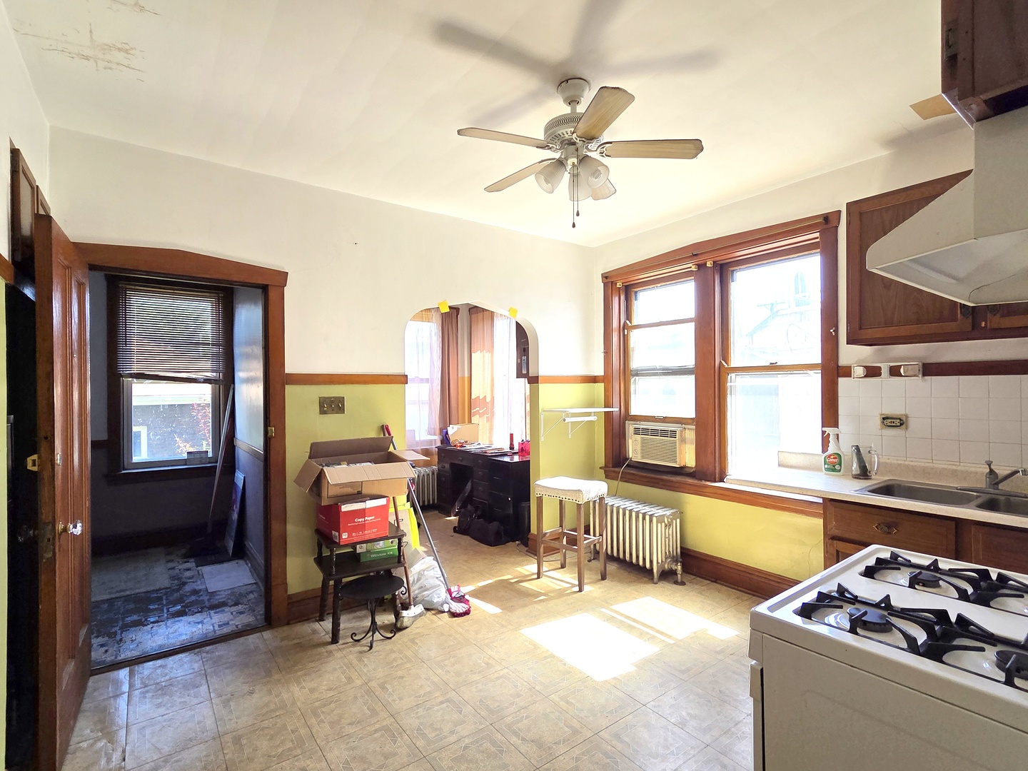 1911 S 50th Avenue, Cicero, IL 60804