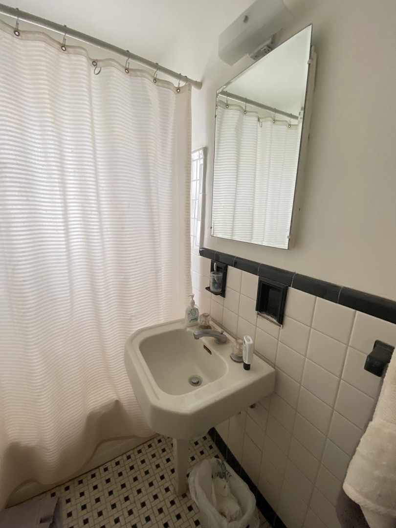 508 Bonnie Brae Place #I2, River Forest, IL 60305