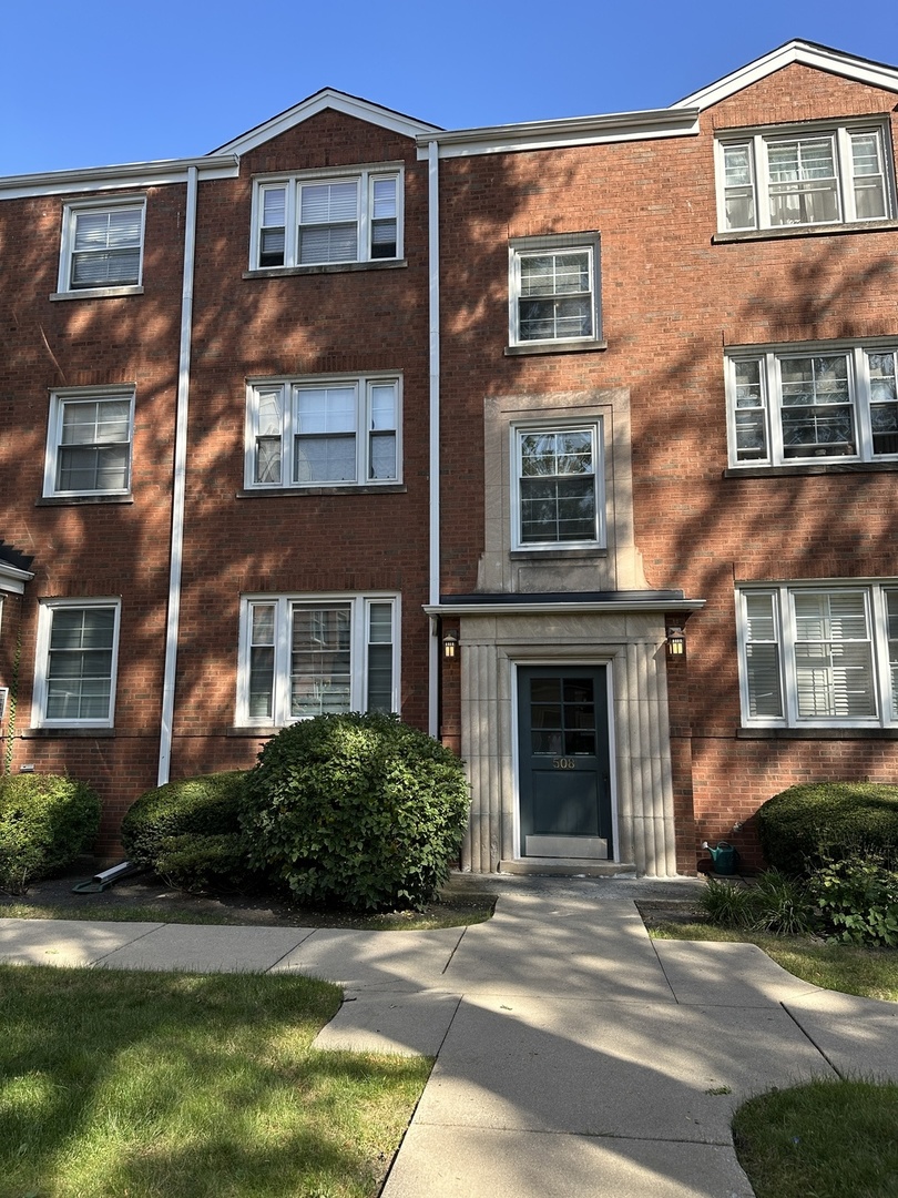508 Bonnie Brae Place #I2, River Forest, IL 60305