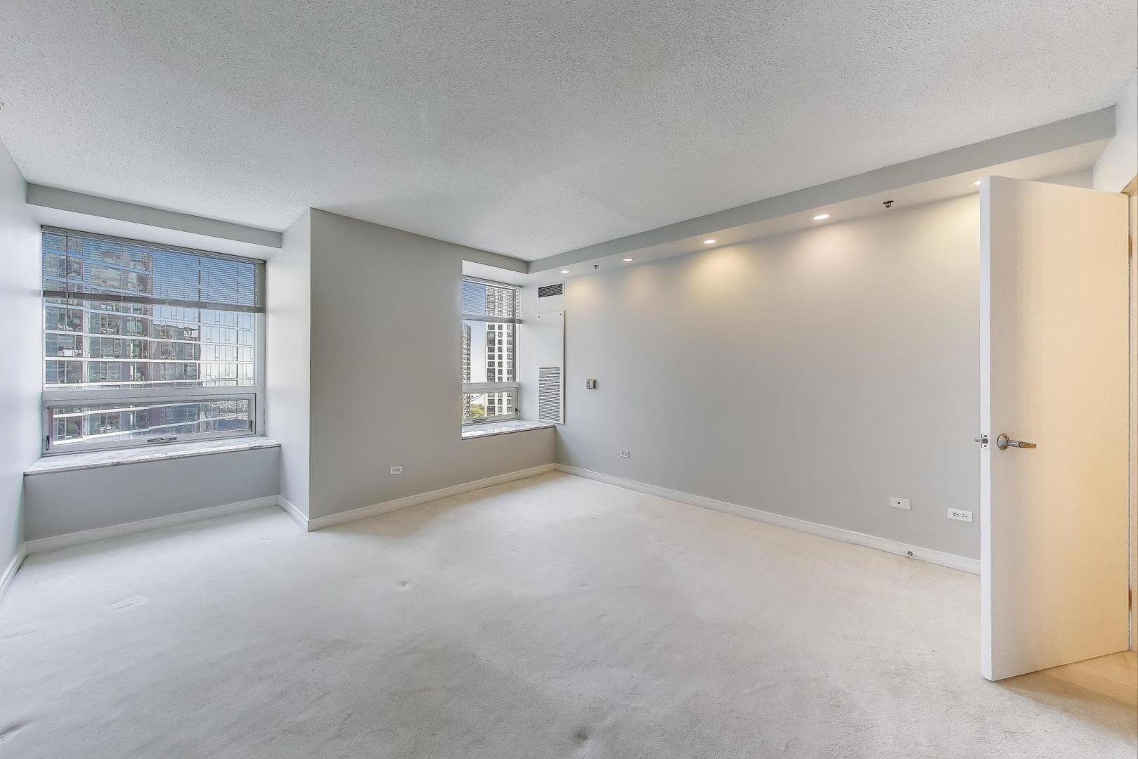 512 N McClurg Court #1704, Chicago, IL 60611