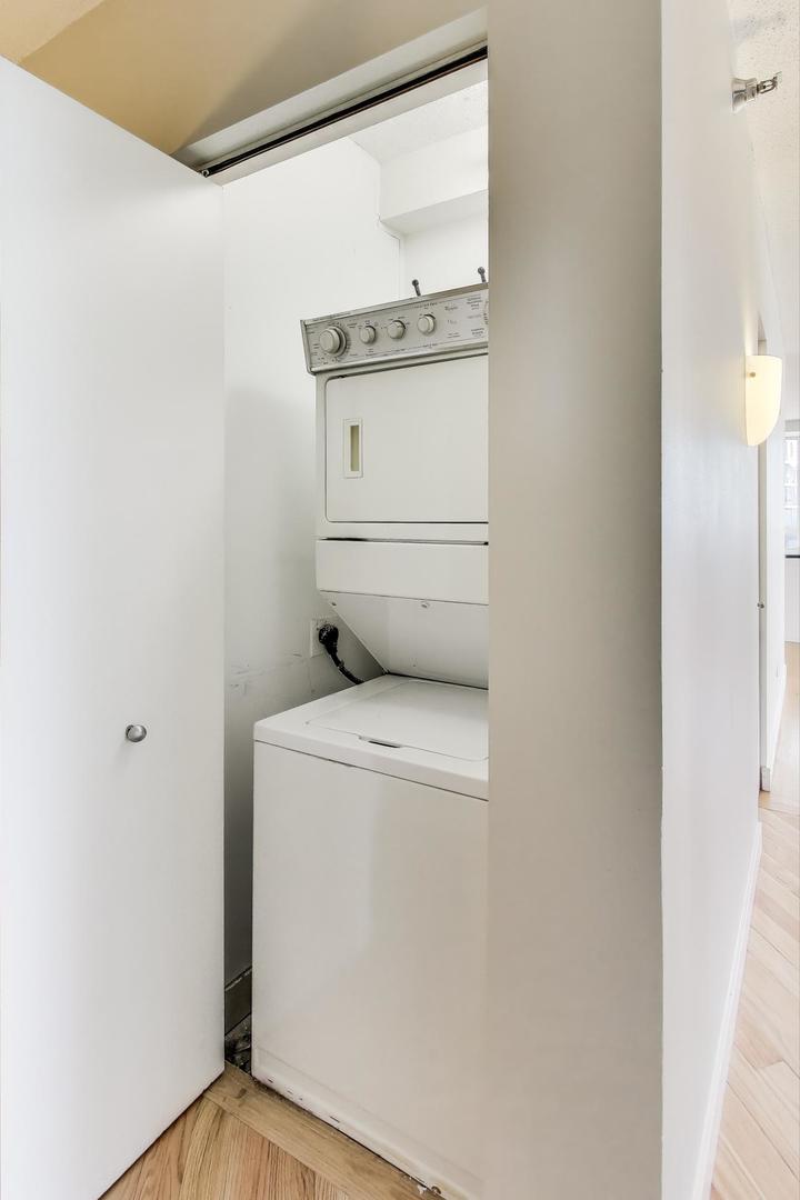 512 N McClurg Court #1704, Chicago, IL 60611