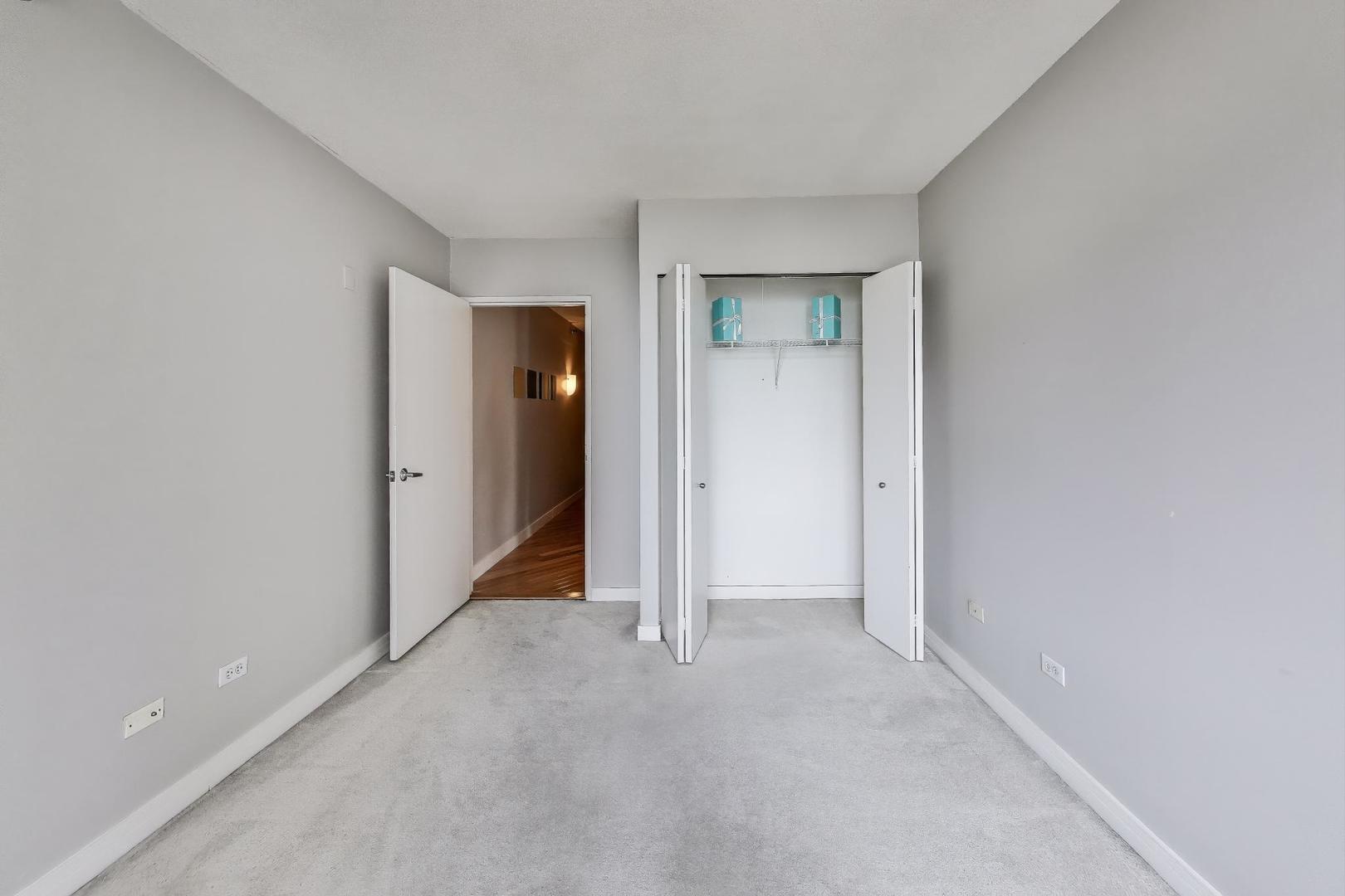512 N McClurg Court #1704, Chicago, IL 60611