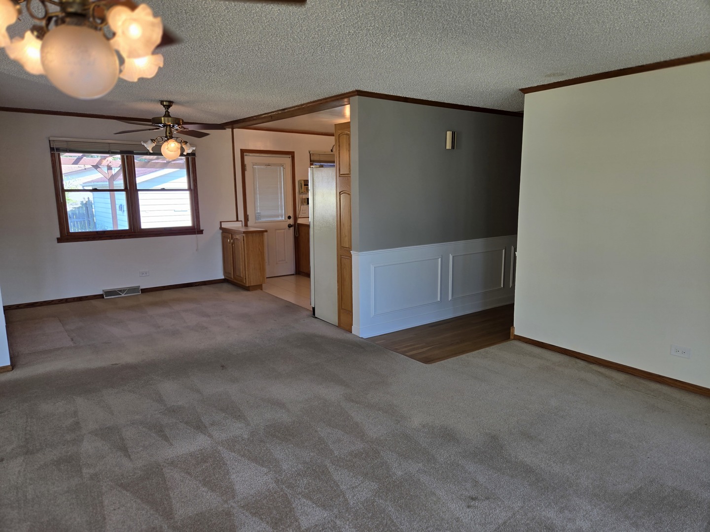 14727 S Whipple Avenue, Posen, IL 60469