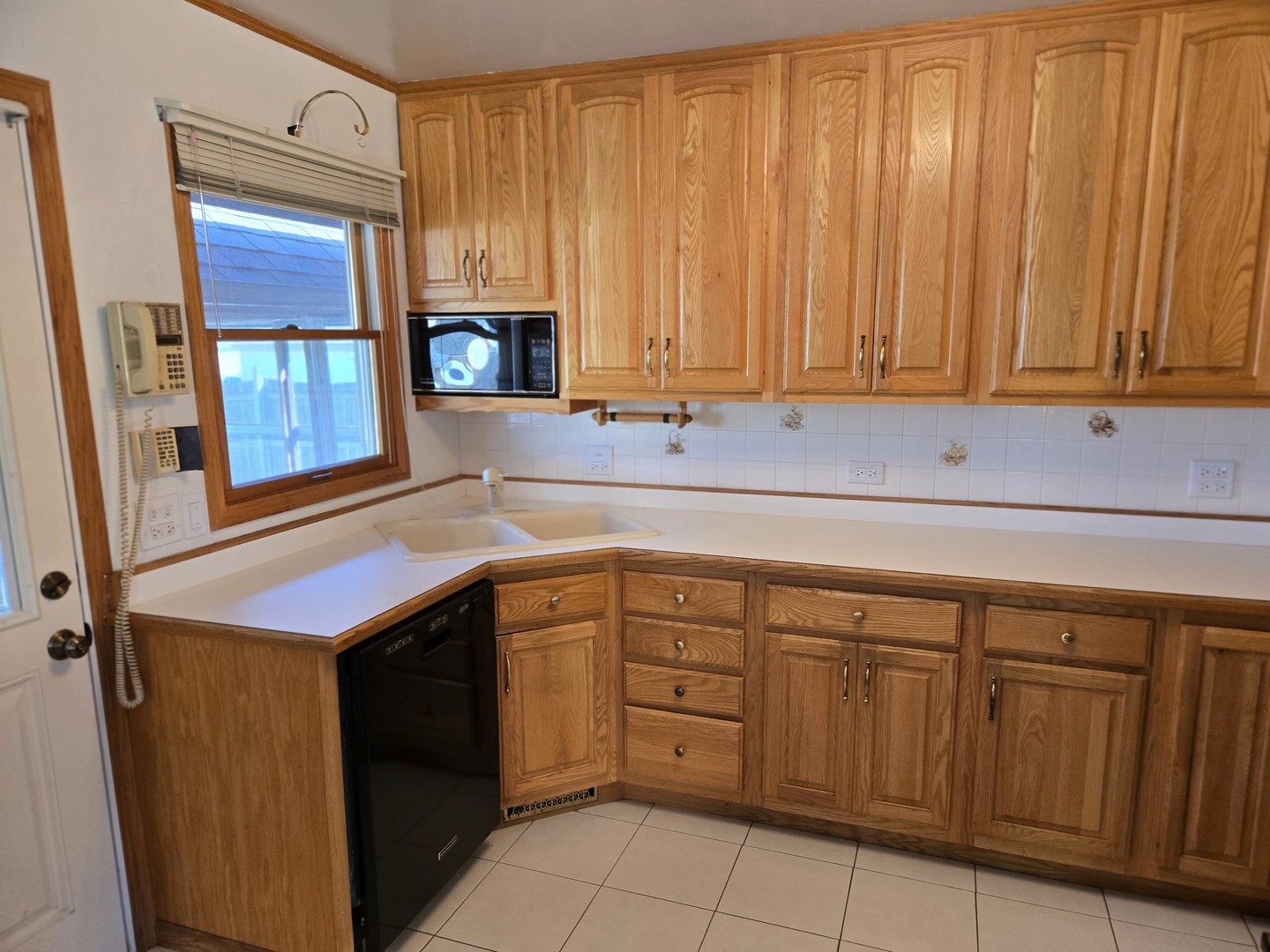 14727 S Whipple Avenue, Posen, IL 60469