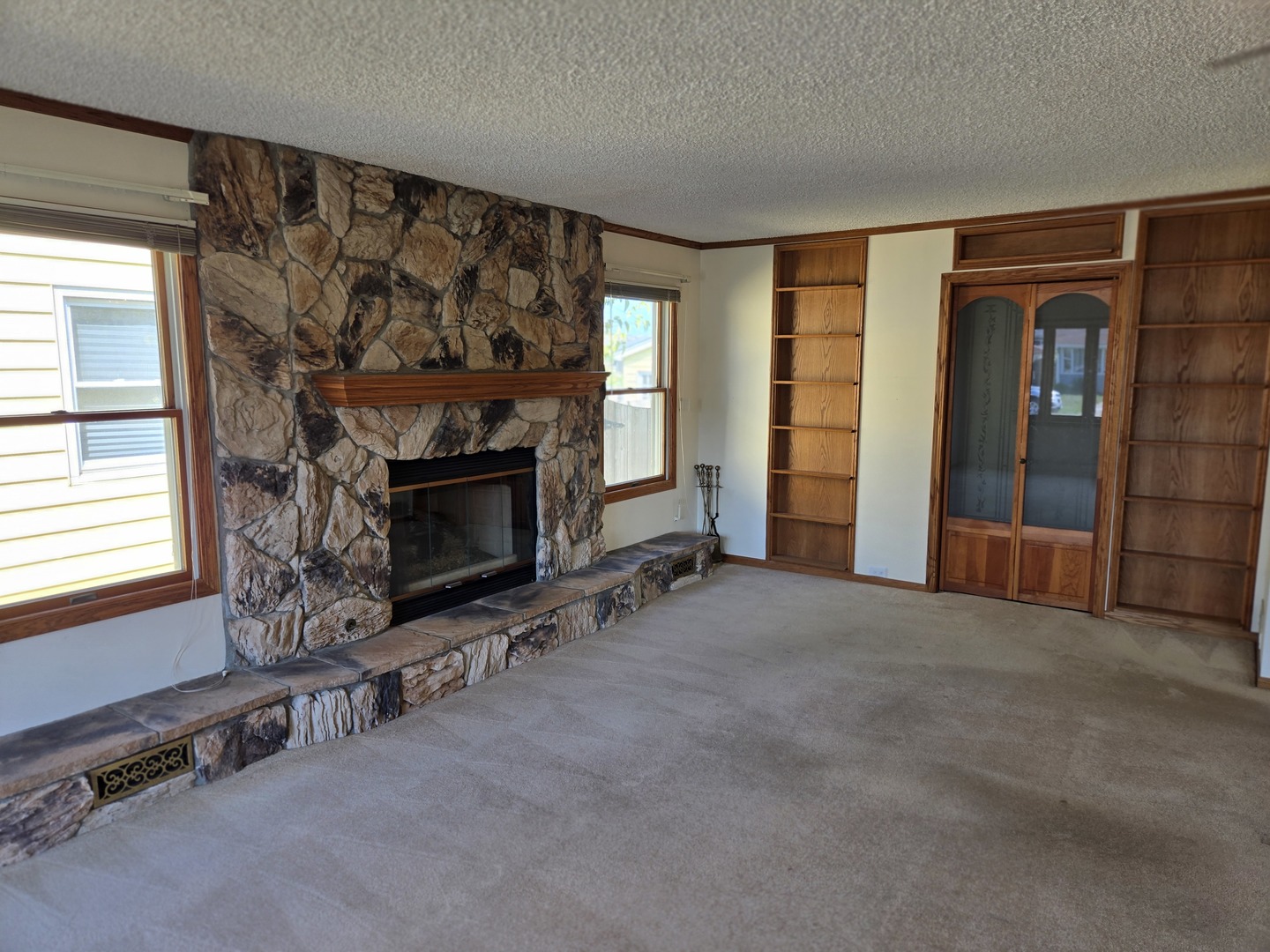 14727 S Whipple Avenue, Posen, IL 60469