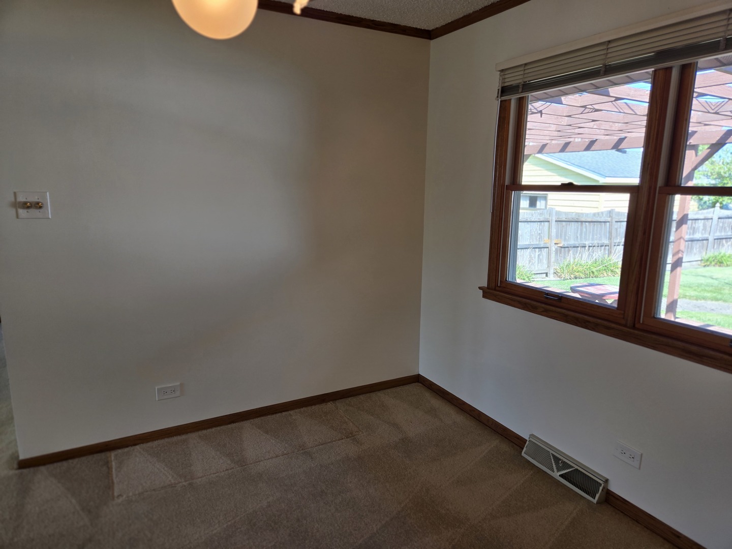 14727 S Whipple Avenue, Posen, IL 60469