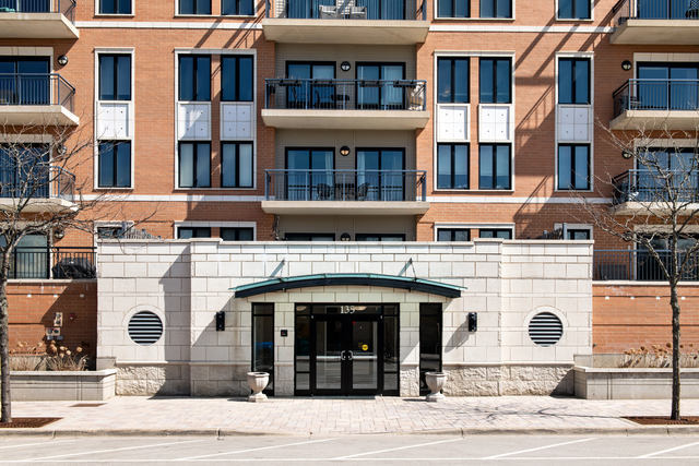 135 S YORK Street #314, Elmhurst, IL 60126