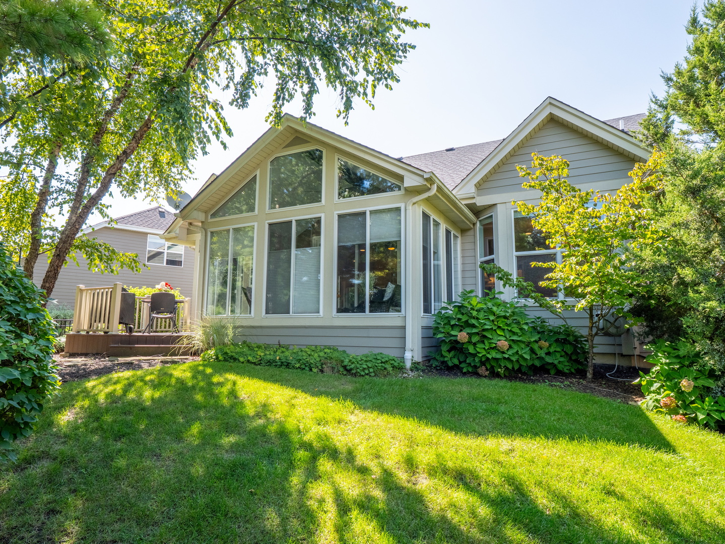 1N607 Golf View Lane, Winfield, IL 60190