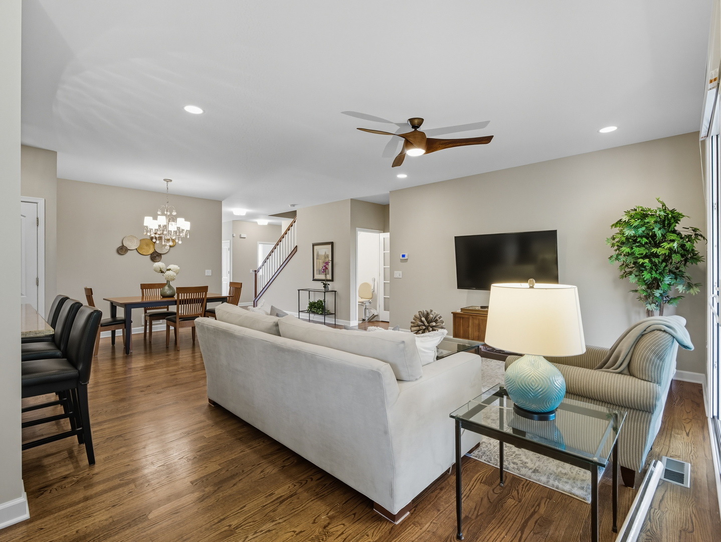 1N607 Golf View Lane, Winfield, IL 60190
