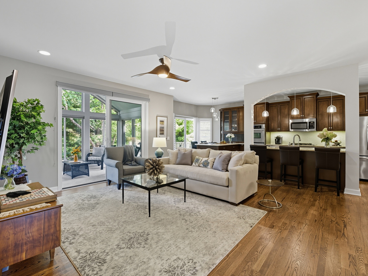 1N607 Golf View Lane, Winfield, IL 60190