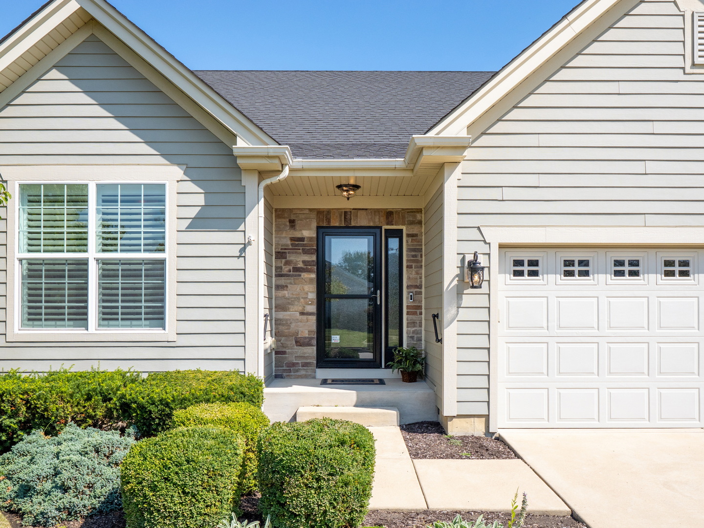 1N607 Golf View Lane, Winfield, IL 60190