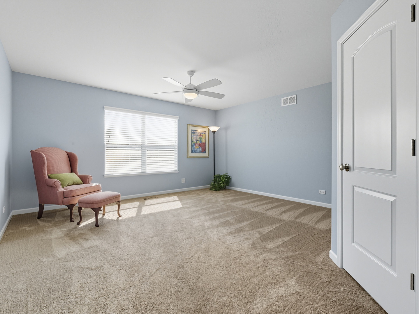 1N607 Golf View Lane, Winfield, IL 60190