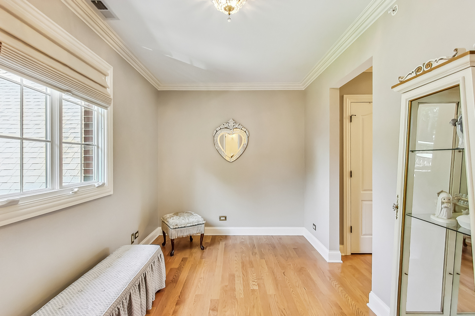 900 N Prospect Avenue, Park Ridge, IL 60068