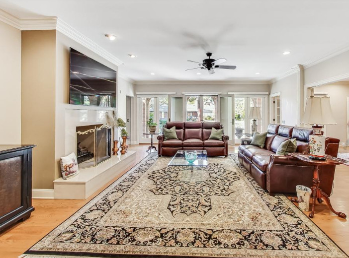 900 N Prospect Avenue, Park Ridge, IL 60068