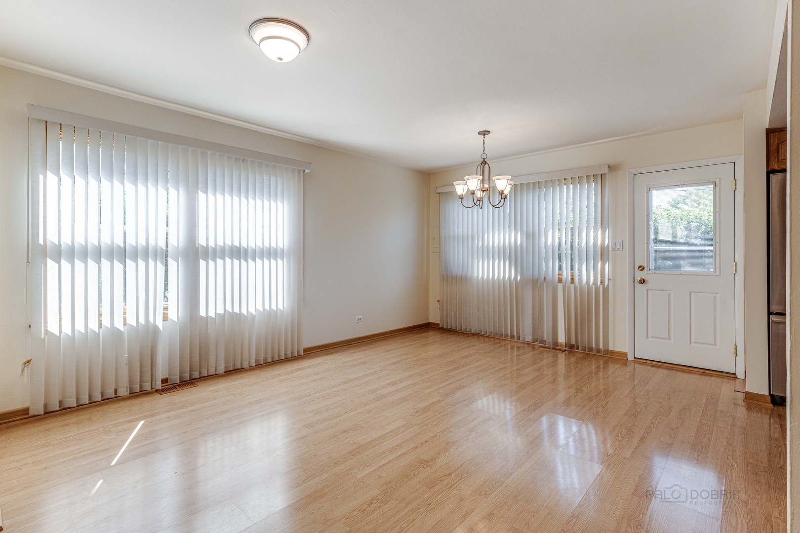 317 E VALLEY Lane, Arlington Heights, IL 60004