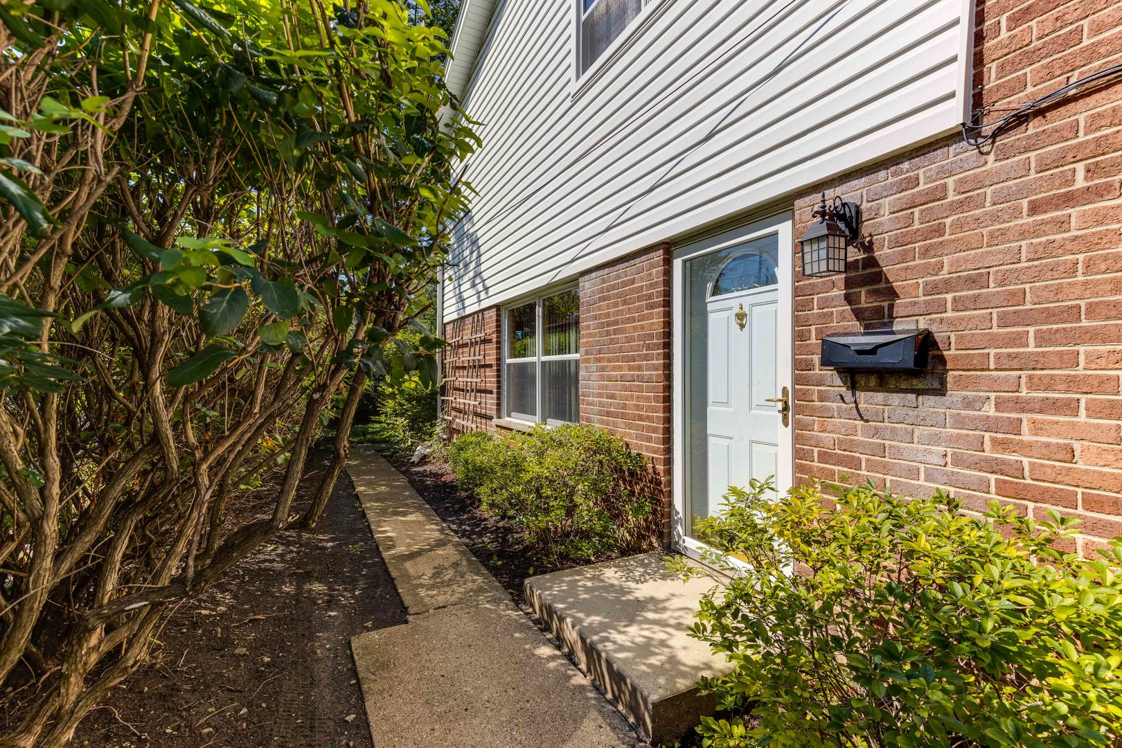 317 E VALLEY Lane, Arlington Heights, IL 60004