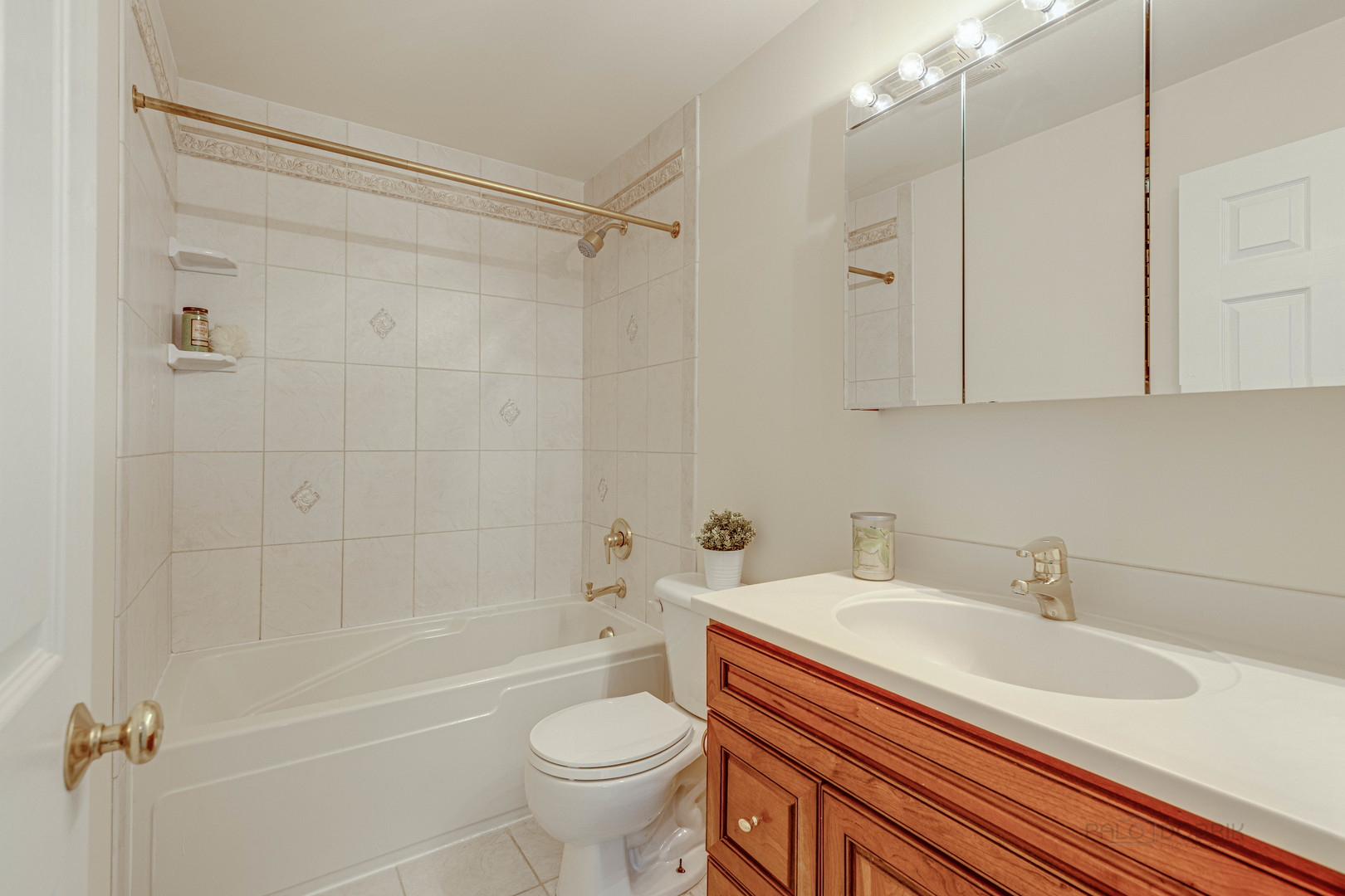 317 E VALLEY Lane, Arlington Heights, IL 60004