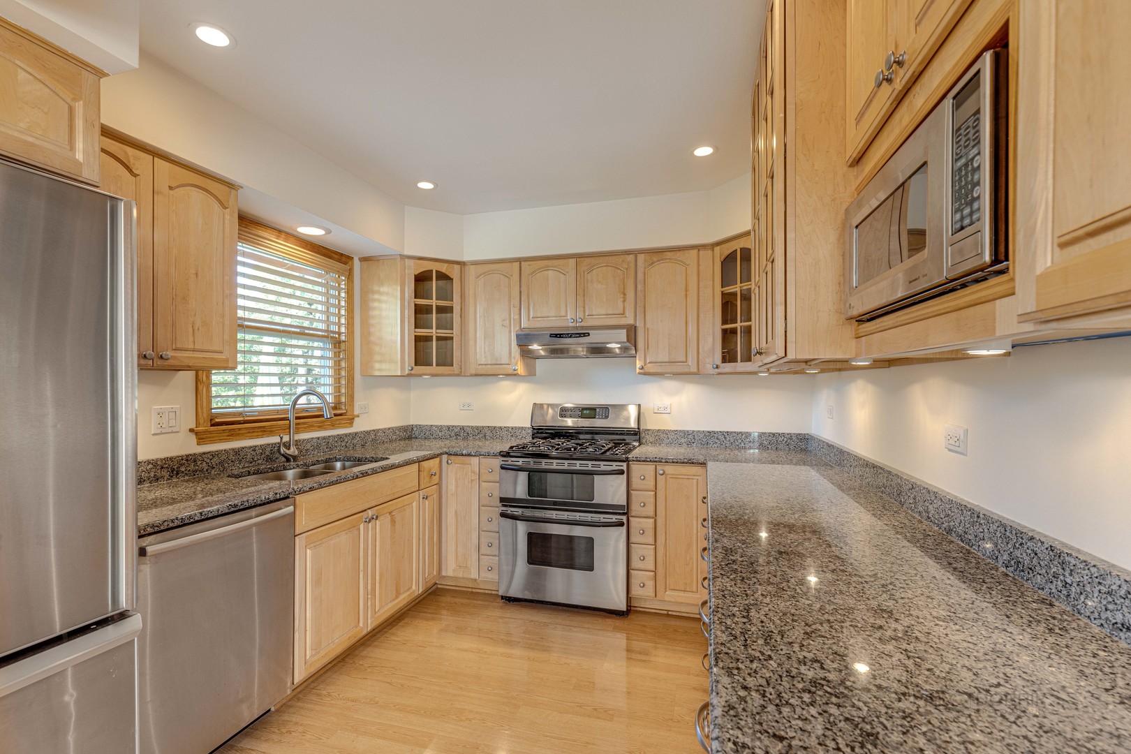 317 E VALLEY Lane, Arlington Heights, IL 60004