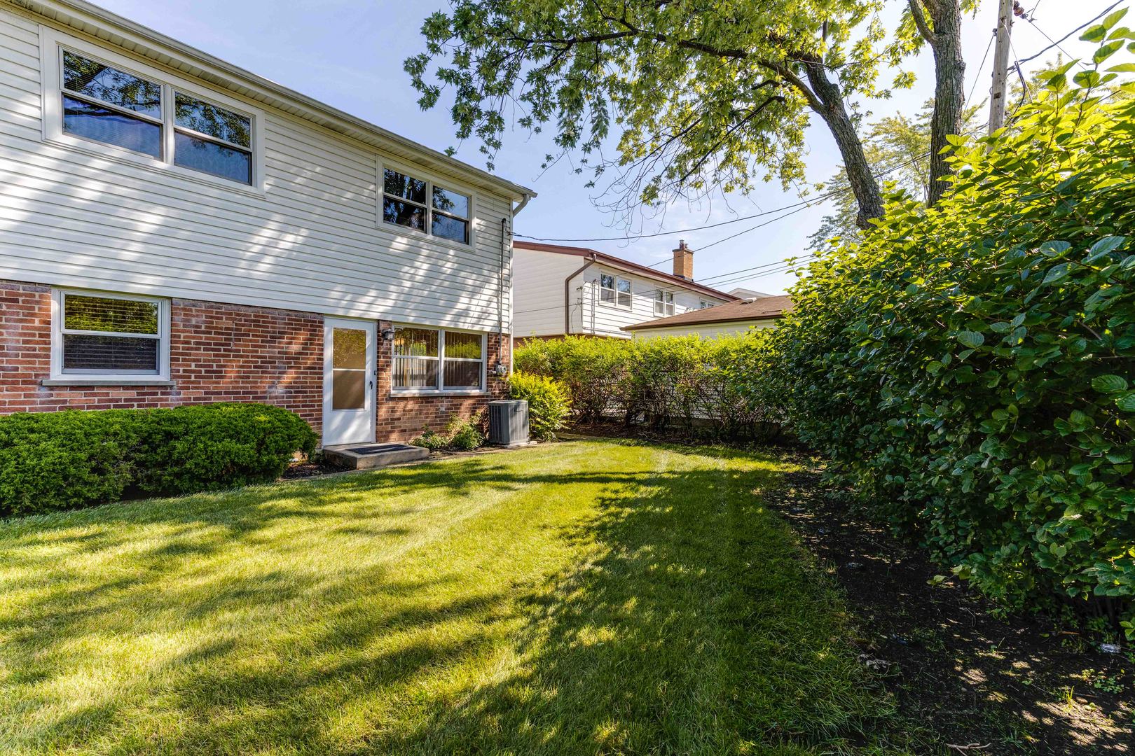 317 E VALLEY Lane, Arlington Heights, IL 60004