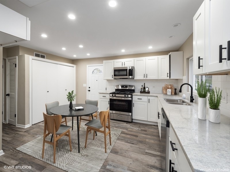 21621 W Cedar Avenue, Lake Villa, IL 60046