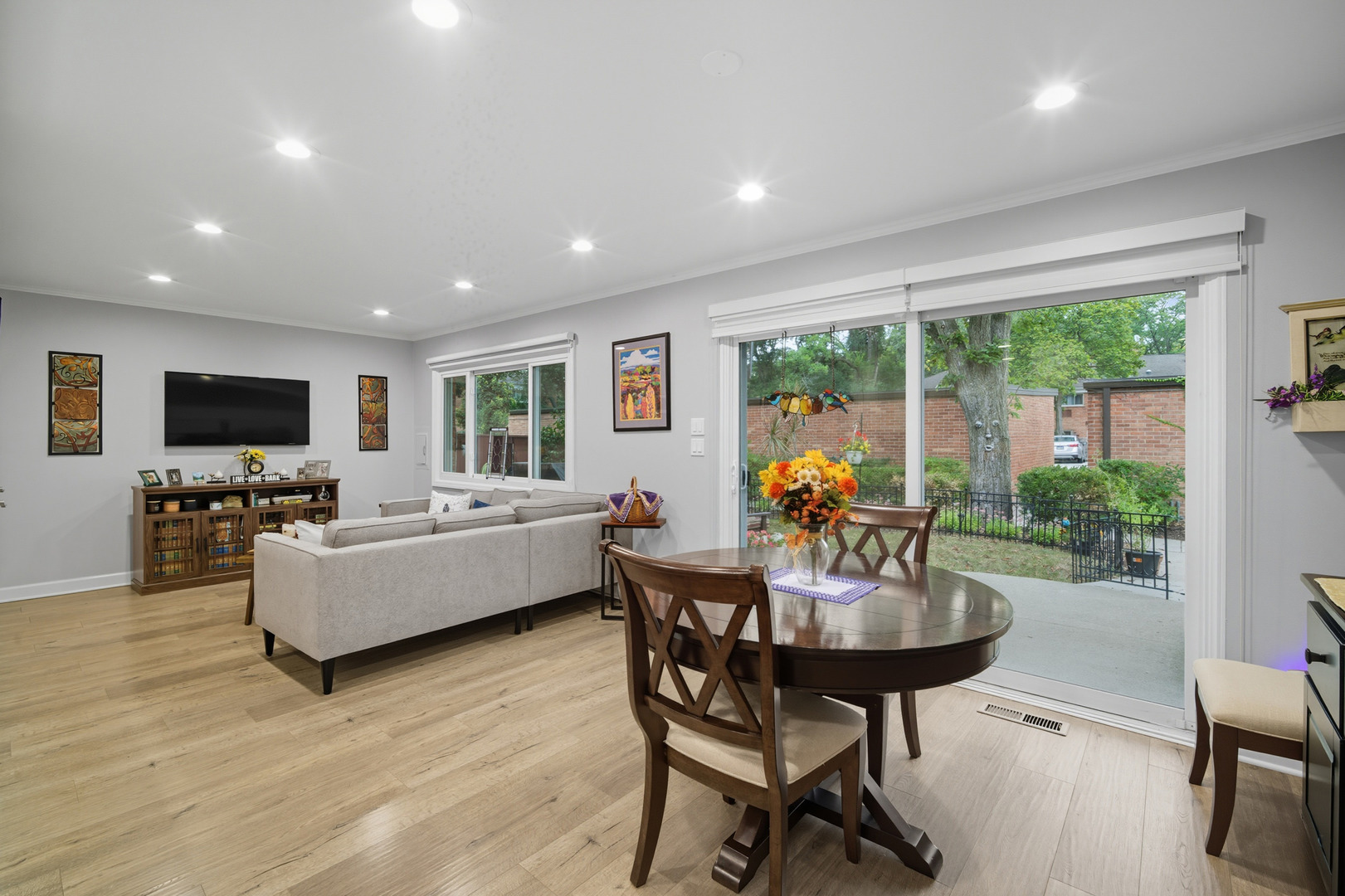 645 Spring Road, Glenview, IL 60025