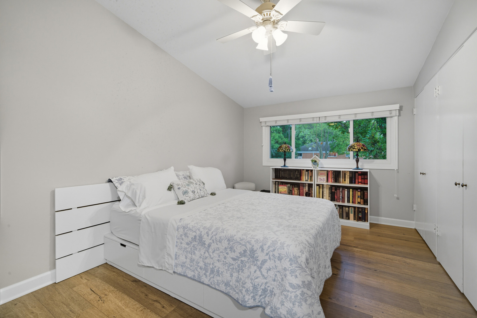 645 Spring Road, Glenview, IL 60025