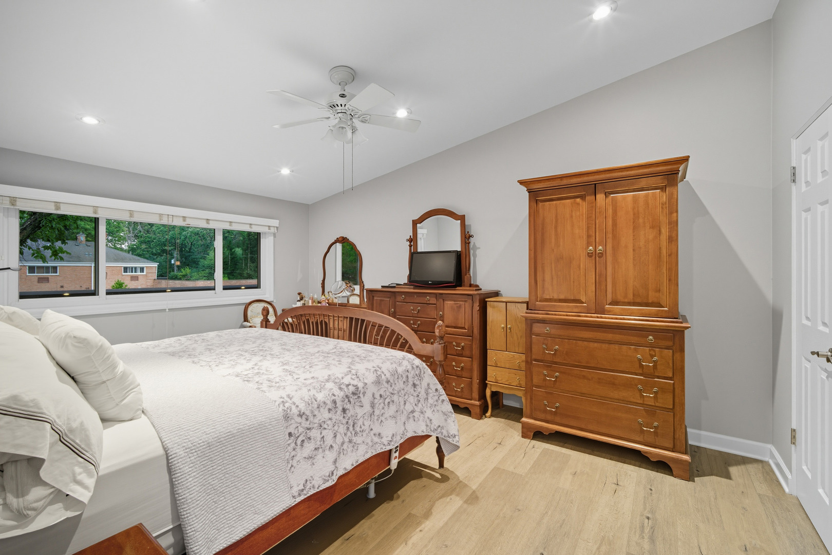 645 Spring Road, Glenview, IL 60025