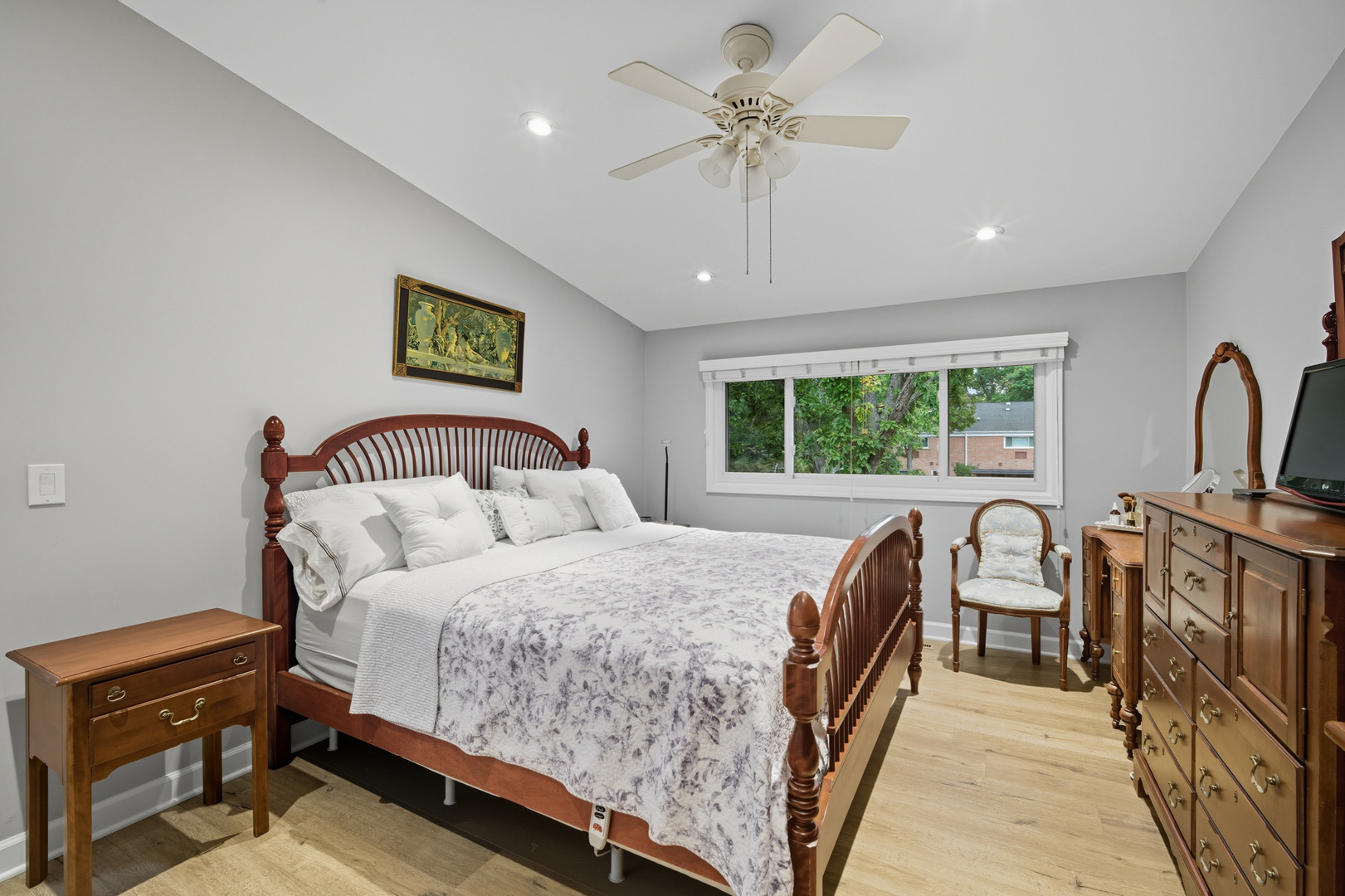 645 Spring Road, Glenview, IL 60025