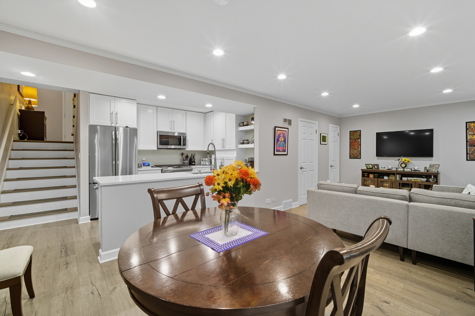 645 Spring Road, Glenview, IL 60025