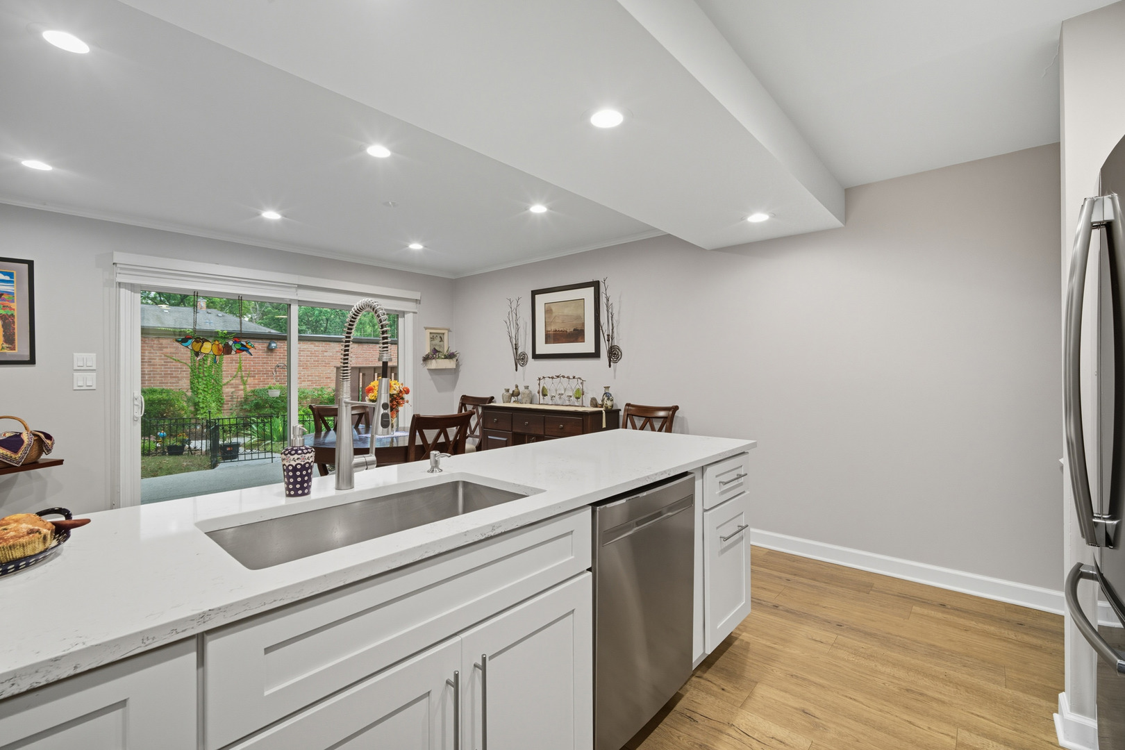 645 Spring Road, Glenview, IL 60025