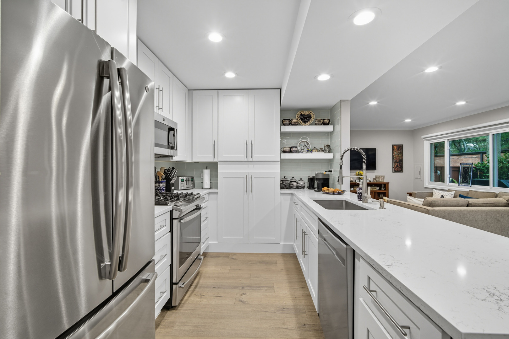 645 Spring Road, Glenview, IL 60025